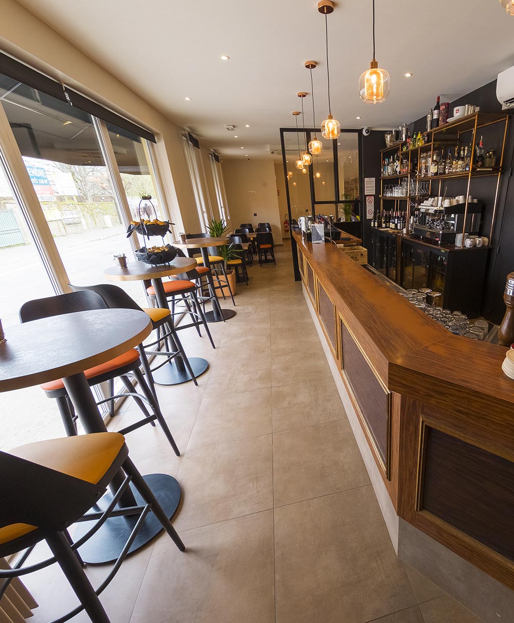 Salle Bar